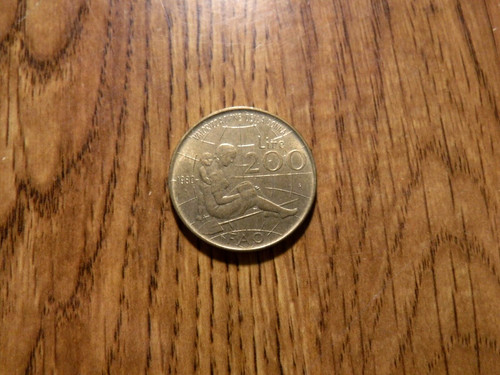 Italy 200 lire - 1980, (872)
